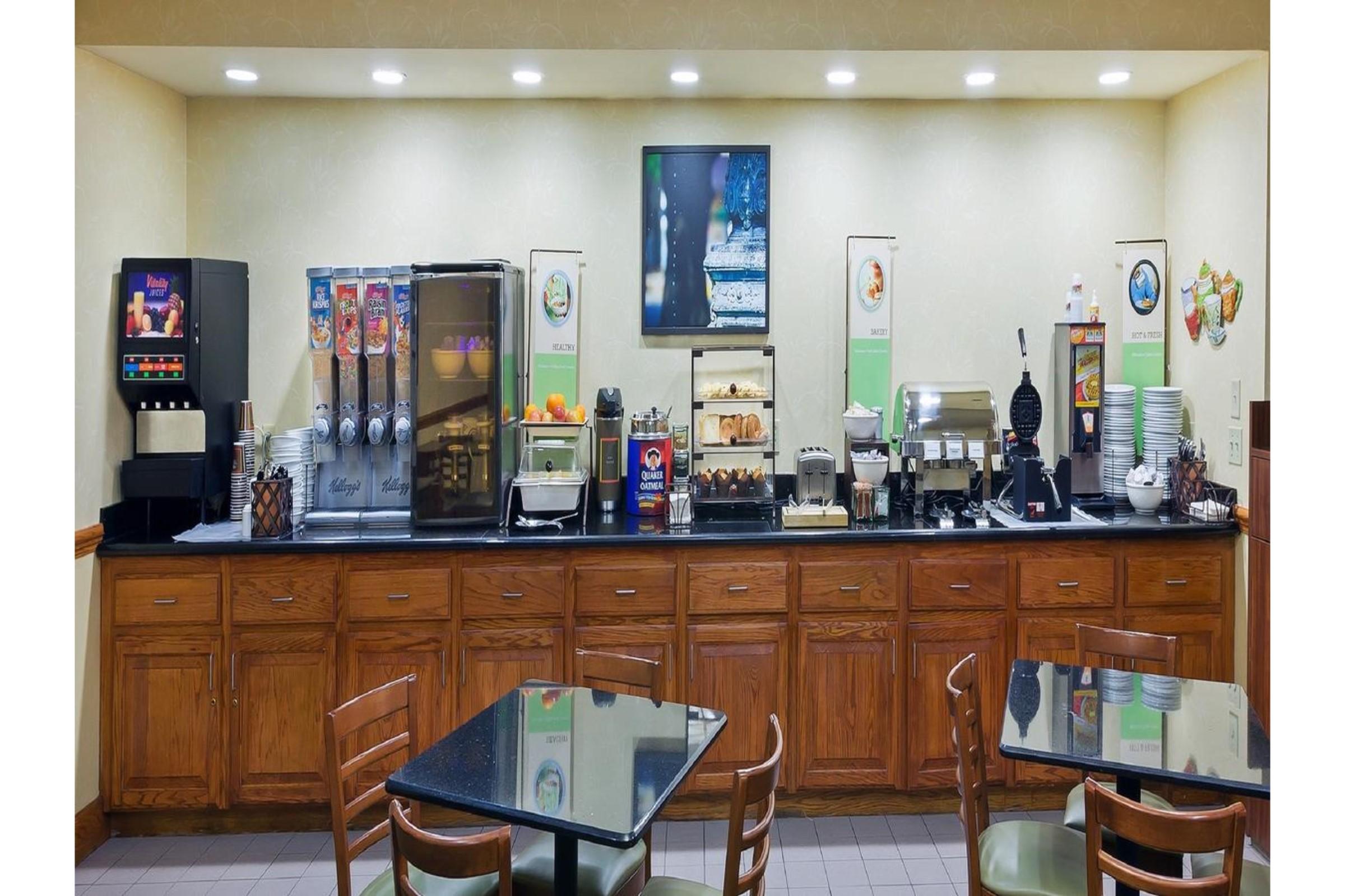 Country Inn & Suites By Radisson, Oklahoma City At Northwest Expressway, Ok Экстерьер фото