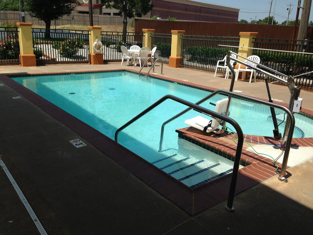 Country Inn & Suites By Radisson, Oklahoma City At Northwest Expressway, Ok Экстерьер фото